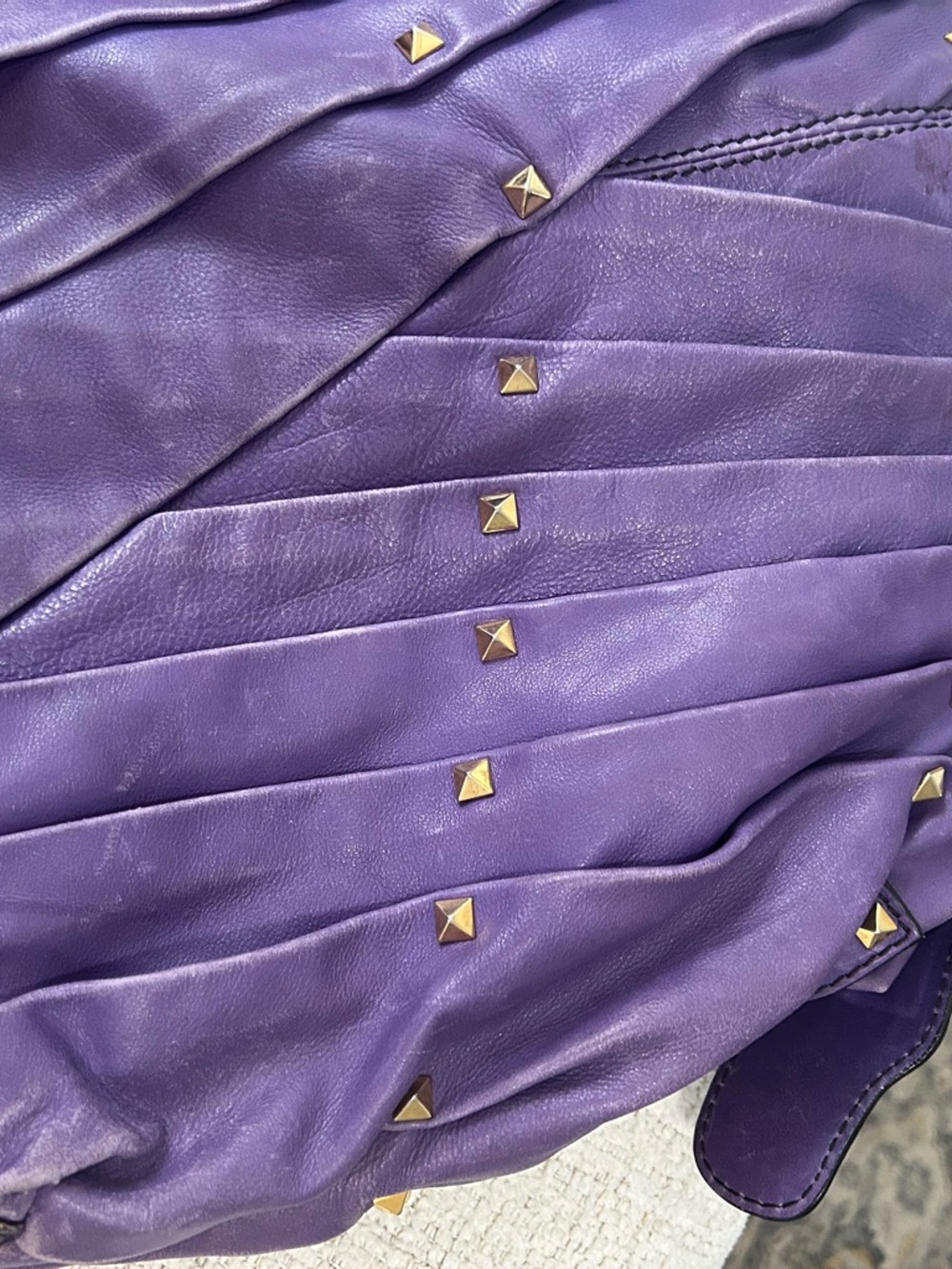 Purple Studded Valentino bag ASO Jenny Humphrey - Picture 11 of 16